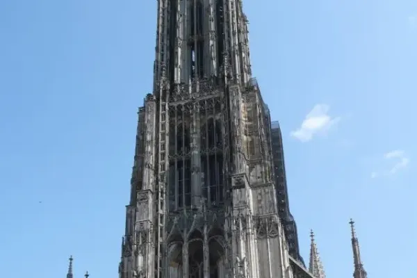 2012-tour19-00989F95773-4B8A-8579-6529-3635CC22ADAA.webp