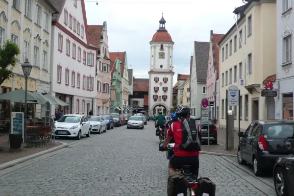 2012-tour19-031F7F7E030-9E4D-7B71-38E5-9E5F687DBFAB.webp