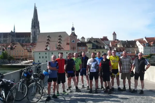 2012-tour19-062BFB962C4-A2A1-4BBB-DAA7-886B97080867.webp