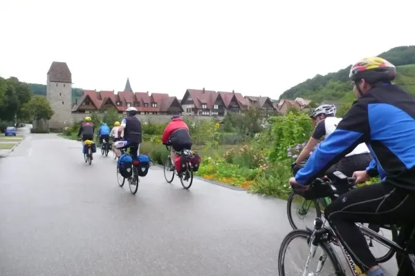 2011-tour18-04343F4CC0D-8C10-AB0B-ABFE-ABEB107EFAF9.webp
