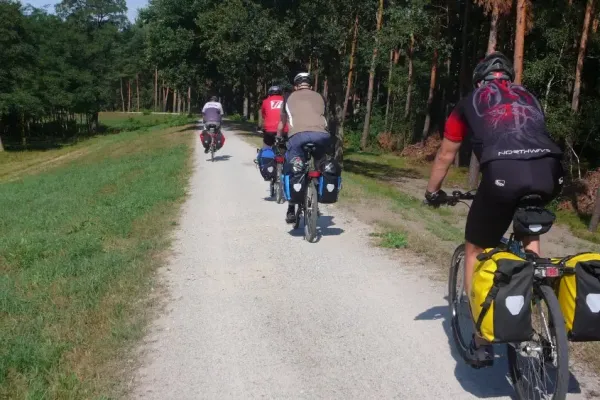2009-tour16-012F1BCF981-BDB3-2A67-8572-B1E21F04F175.webp