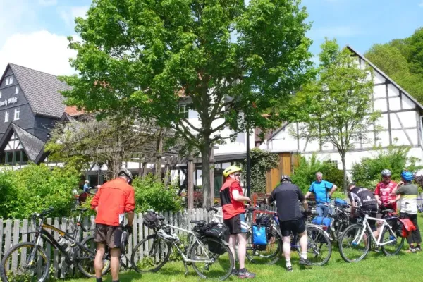 2012-eroeffnungstour-00997C38E06-A50D-30D0-E7D3-7077BF107822.webp