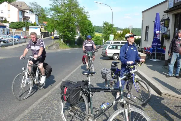 2007-eroeffnungstour-01911B845B7-72A7-DF78-7E04-40938A0AAD79.webp