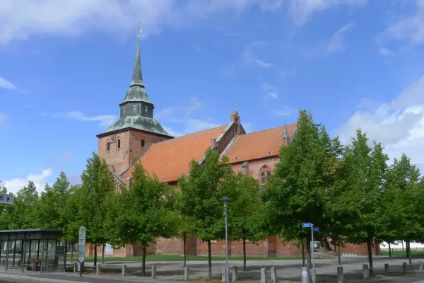 2018-tour25-157053B4465-A1E3-B70D-A6F9-0D39FC105F41.webp