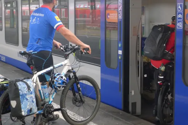 2021-tour28-0099F7CA484-6E5F-89D7-EB88-D71DE7D97610.webp