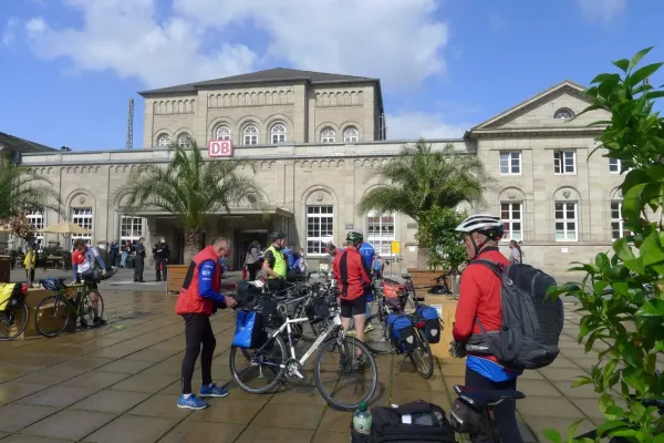 2021-tour28-012C7F3E60D-19E3-68D4-F27E-4D76011219C3.webp