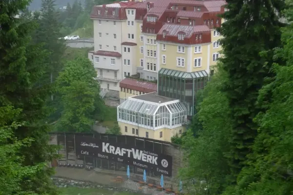 2019-alpenx5-169438C49E8-6598-1599-9E33-13CB6733B81D.webp