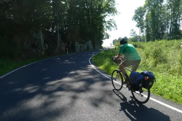 2019-tour26-2279585DCC9-3AF8-A440-15B0-8F5C9D099769.webp