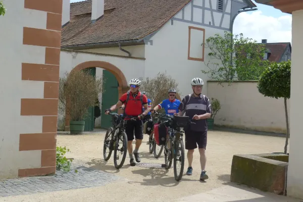 2022-eroeffnungstour-038E5ECF168-25C1-766C-6CC0-11D96C1065D6.webp