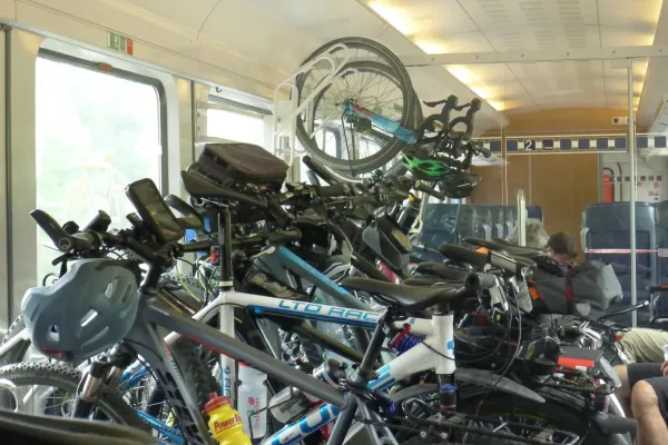2022-tour29-01587E402B7-D647-9E37-5835-6EA871D66F8A.webp