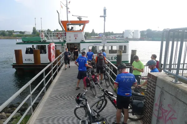 2022-tour29-093C81B7B79-85C7-B50B-76A2-52EA1EF3D90B.webp