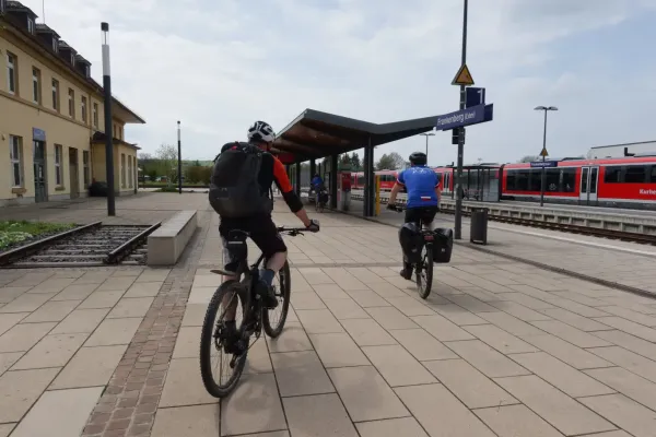 2023-eroeffnungstour-117E3497505-16CC-A47E-C11D-59C916AD66E1.webp