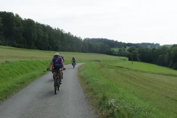 2023-tour-nr30-0315512FE32-09DE-524F-0617-B2432E115F3C.webp