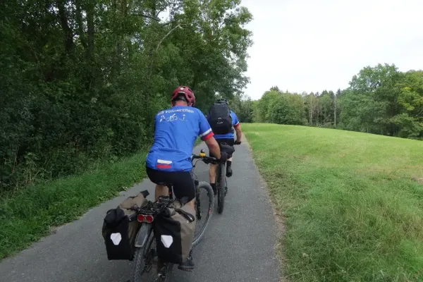 2023-tour-nr30-0368ED0C9D9-A79D-4B5A-436F-C7424567E420.webp