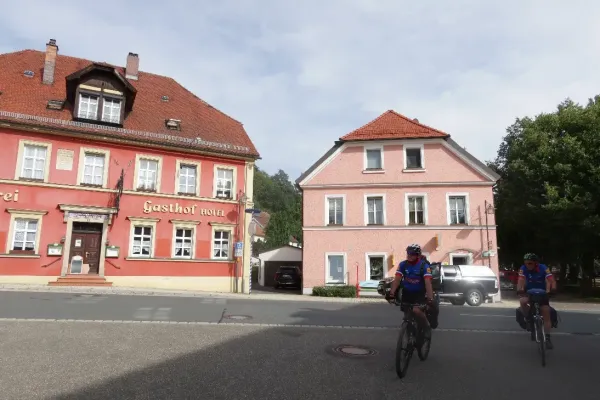 2023-tour-nr30-053C3490068-5033-EBDF-56CB-60099B2D9D1C.webp