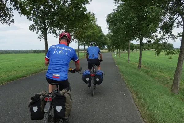 2023-tour-nr30-14238C13C35-41F2-A225-5C15-2241831A93F3.webp