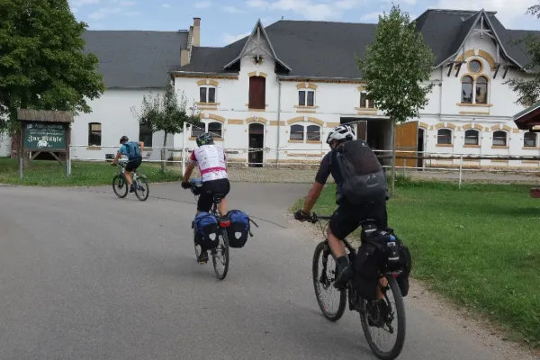 2023-tour-nr30-2251F6C1009-0DD6-55C4-9590-BC6186B72B34.webp