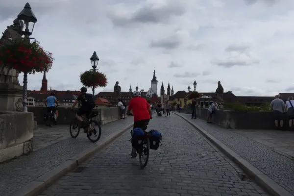 2024-tour-nr-31-3252C8A563F-0524-A714-8399-E70110EAD757.webp