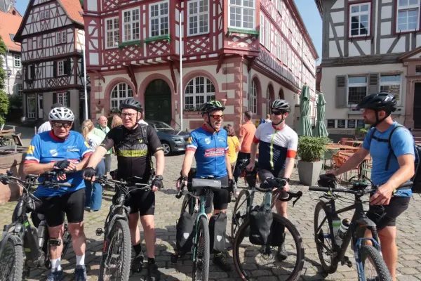 2025-eroeffungstour-074624E65E4-0B34-AA99-5EF3-740096CA3744.webp