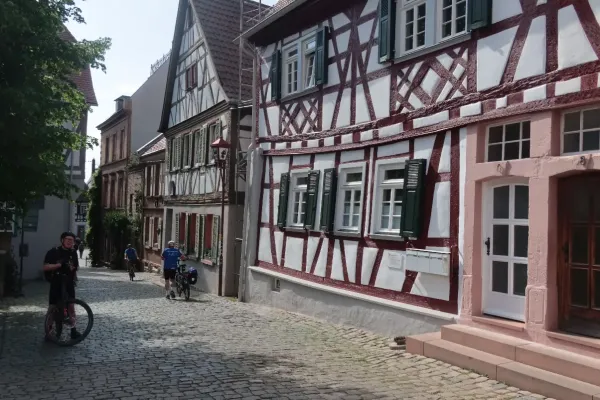 2025-eroeffungstour-079539D765A-709D-0382-FAC7-8F58ED52D655.webp