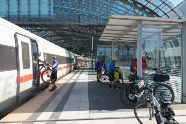 2025-tour32-008B00FC198-11ED-E286-CD97-61B55B367651.webp