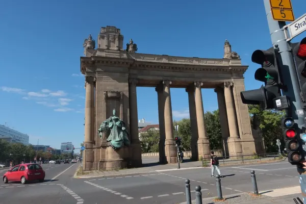 2025-tour32-0263B2E36DF-9661-63A0-CC84-74B2CA4D9ABE.webp