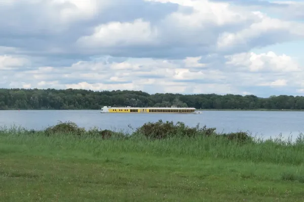 2025-tour32-106348E2924-181F-C342-7D00-4A07A141EB81.webp