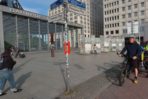 2025-tour32-254D3CB7916-F59F-1F86-E827-063D493BA78C.webp