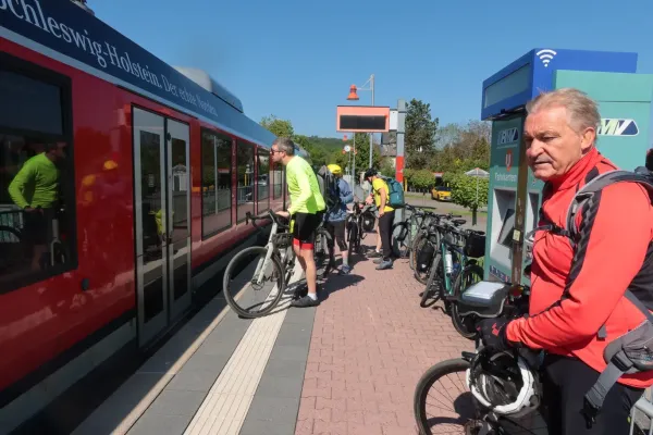 2026-eroeffungstour-016C2BA88E8-026C-7D72-287F-4EAA70531F36.webp
