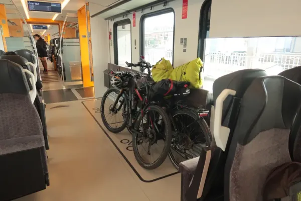 2026-tus-tour33-010A6FFD1A3-AE9E-F941-63E3-F25B4497440F.webp